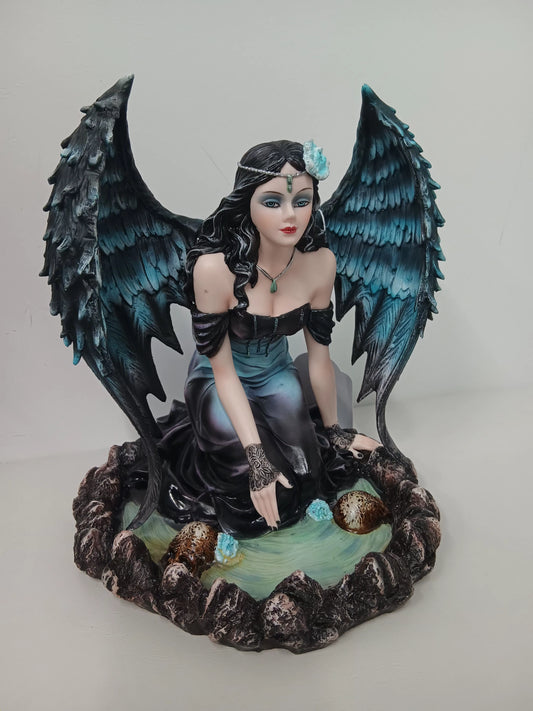 Fairy - Kneeling Dark Fairy