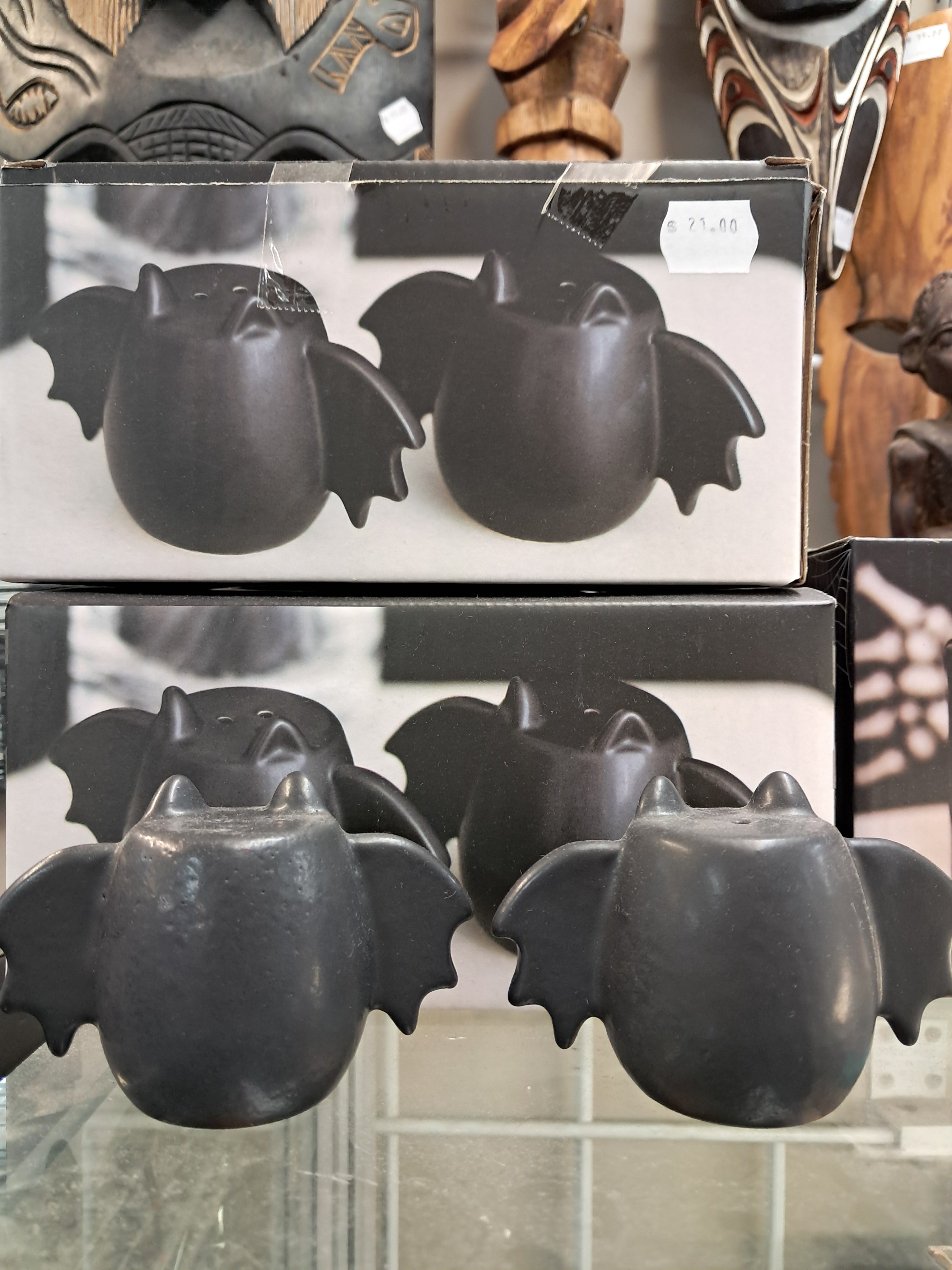 Gothic bats salt & pepper shakers