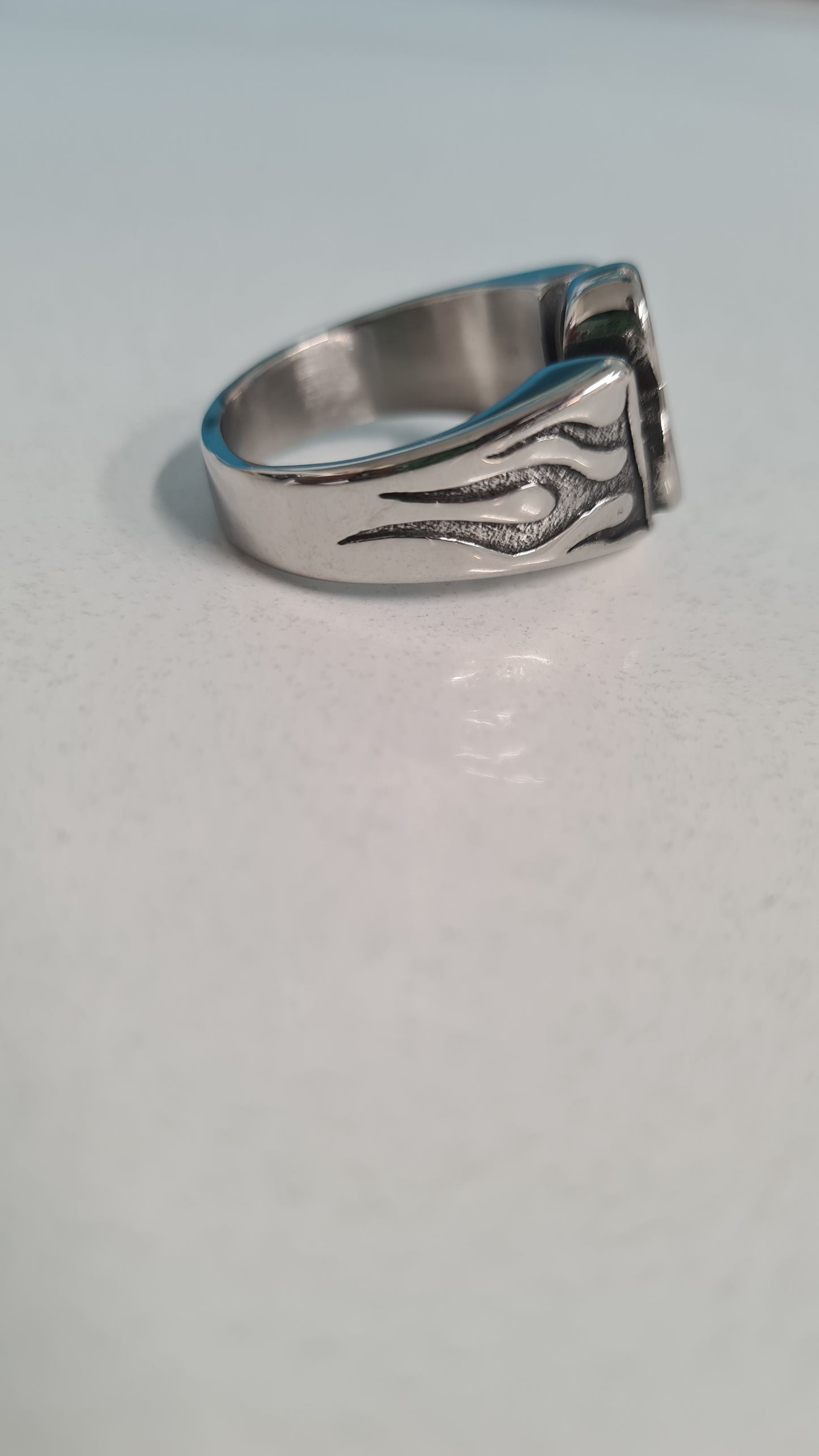 Ring - V8 Silver