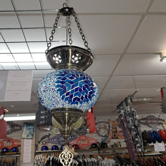 Hanging realight lantern