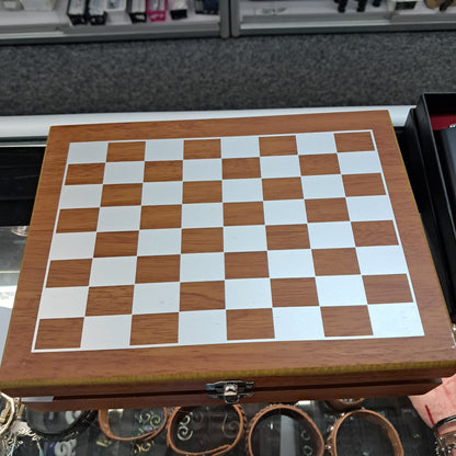 Hipflask chessboard gift set