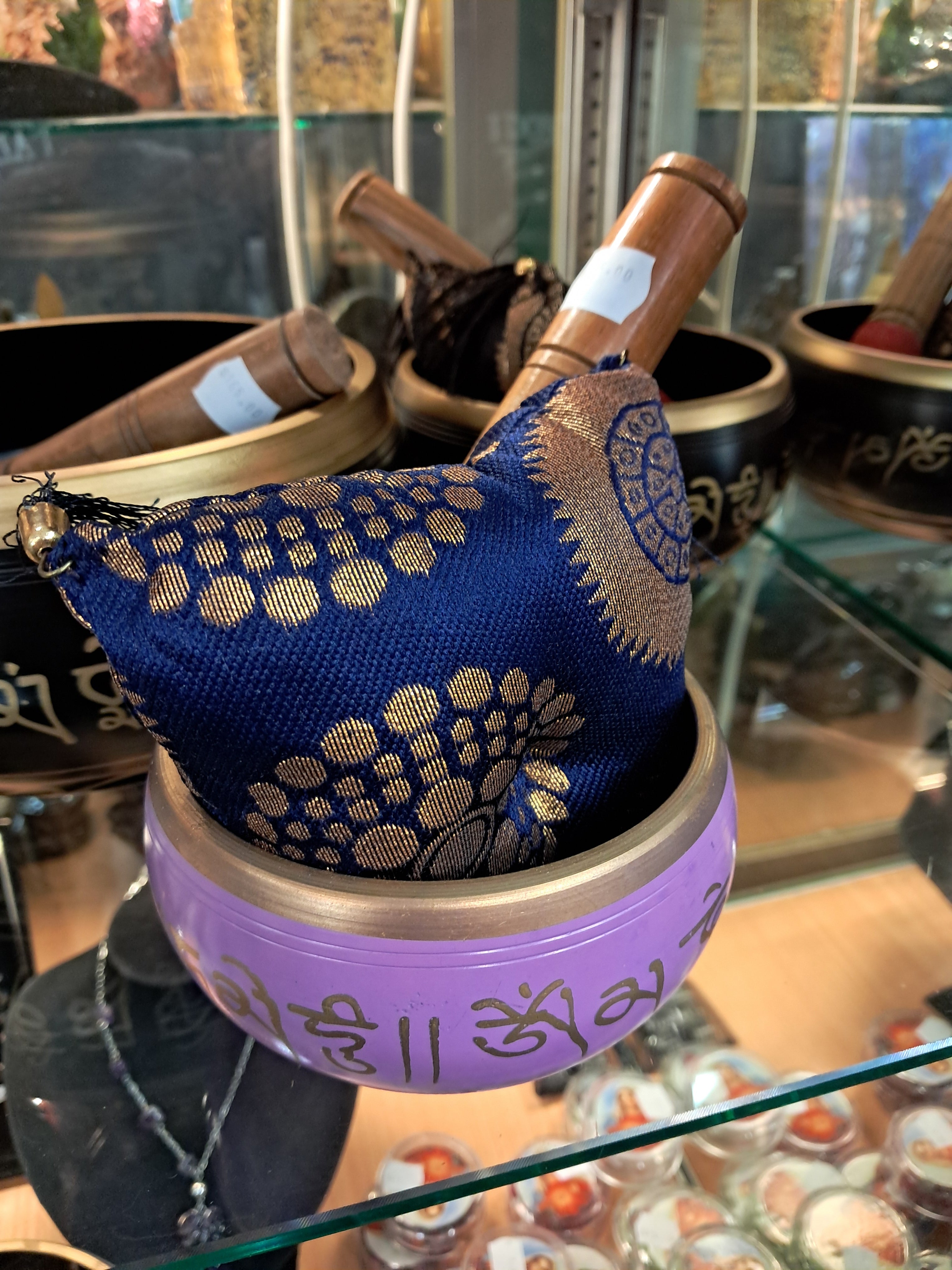 Chakra healing singing bowl
