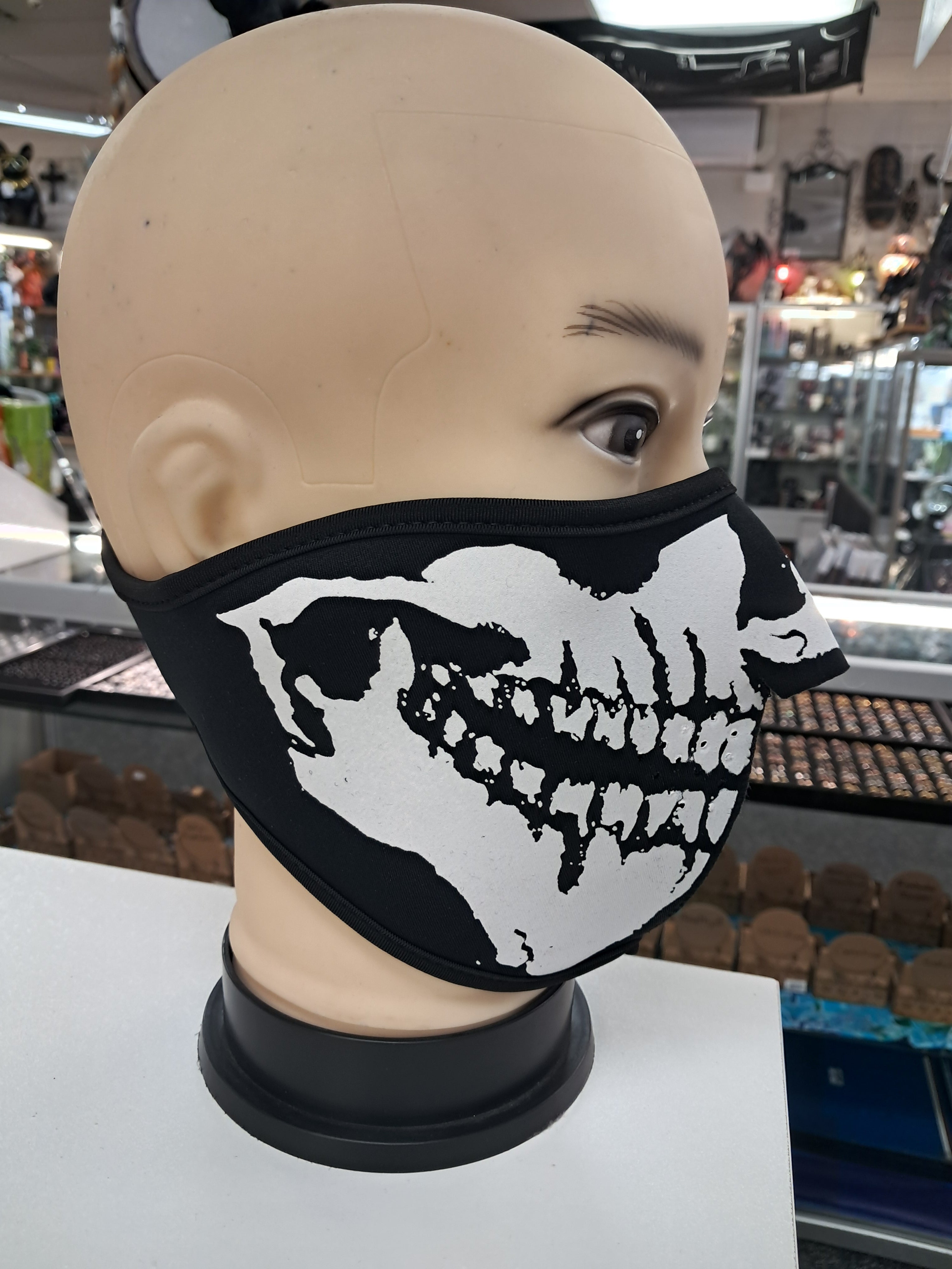 Motorcycle facemask