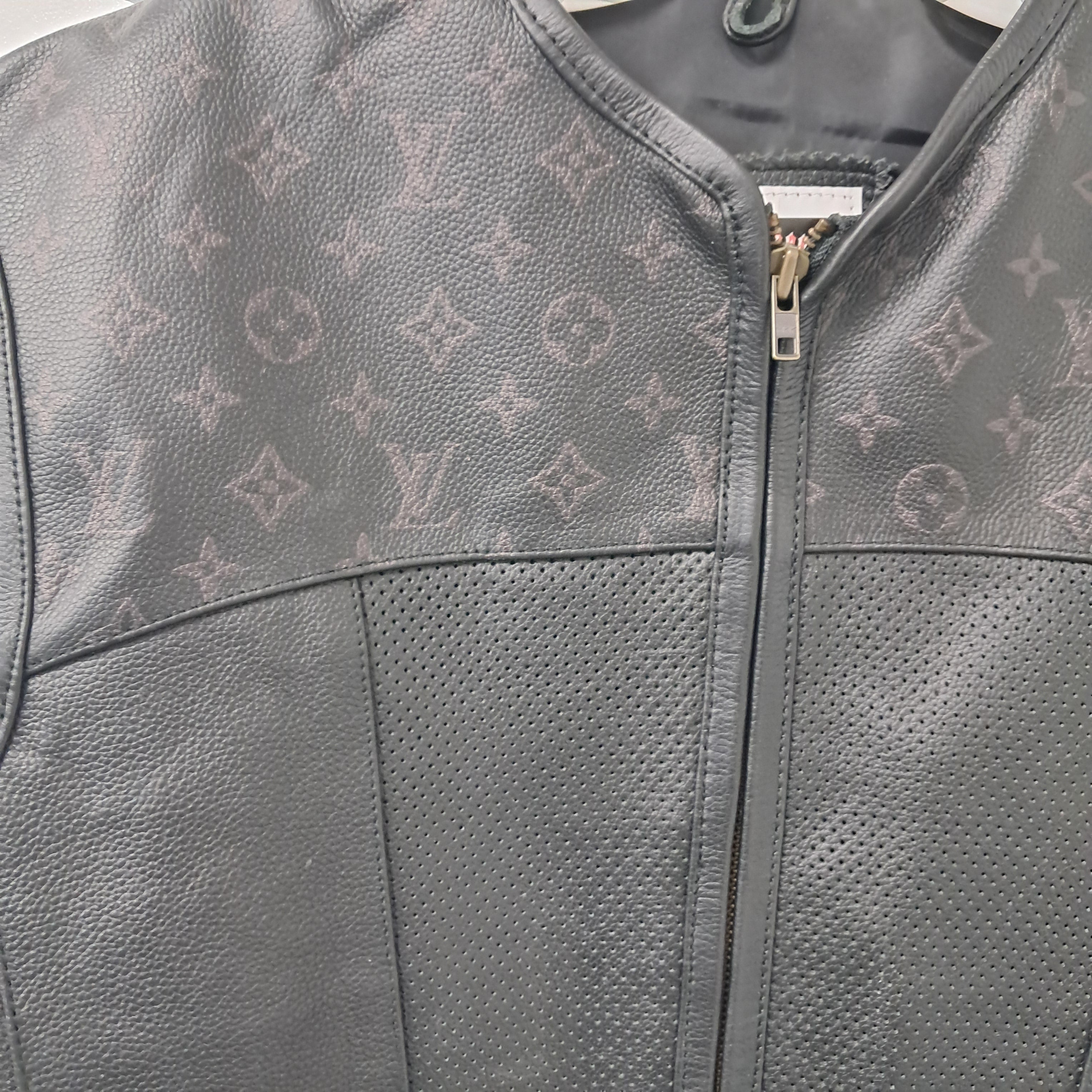 Vest - Black On Black LV Swat